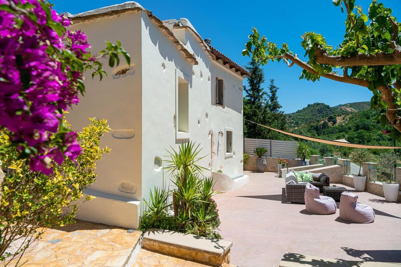 Verekinthos Villas - Pool, Hot Tub, Bbq, Kids Playground, Stunning Mountain Views Jerólakosz Kültér fotó