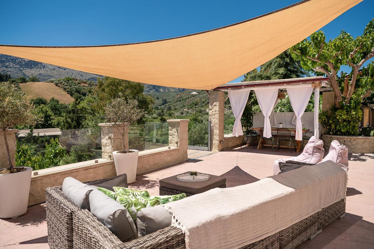 Verekinthos Villas - Pool, Hot Tub, Bbq, Kids Playground, Stunning Mountain Views Jerólakosz Kültér fotó