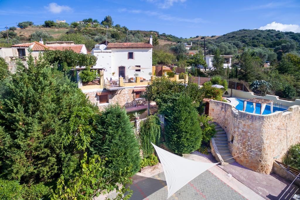 Verekinthos Villas - Pool, Hot Tub, Bbq, Kids Playground, Stunning Mountain Views Jerólakosz Kültér fotó