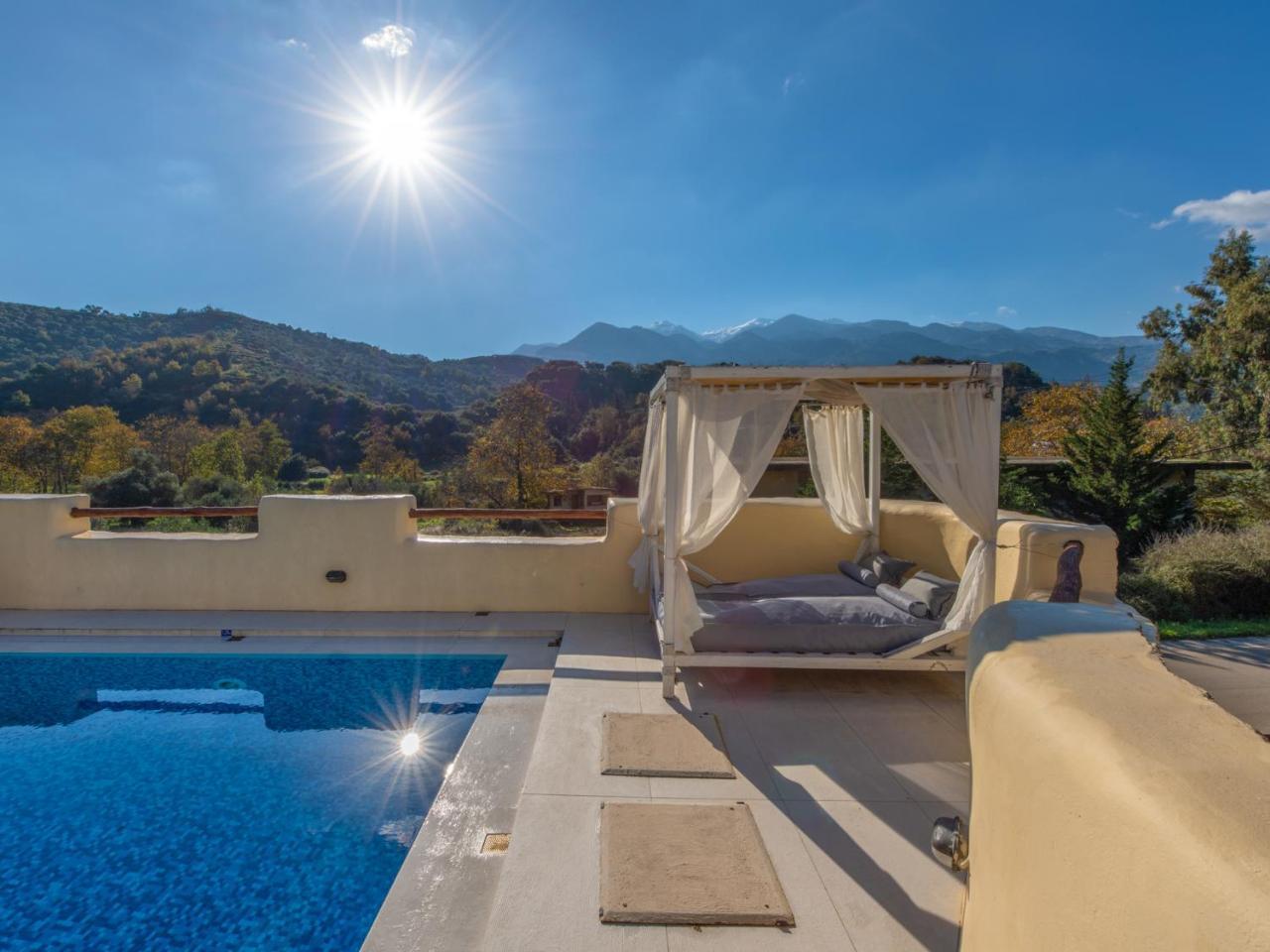 Verekinthos Villas - Pool, Hot Tub, Bbq, Kids Playground, Stunning Mountain Views Jerólakosz Kültér fotó